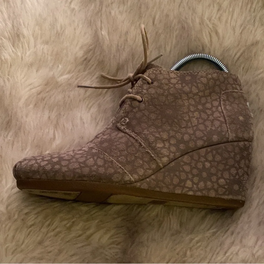 Toms Desert Taupe Moroccan Wedge Booties Suede 380813 Woman's 7.5